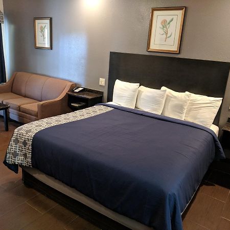 Americas Best Value Inn - Brownsville Extérieur photo