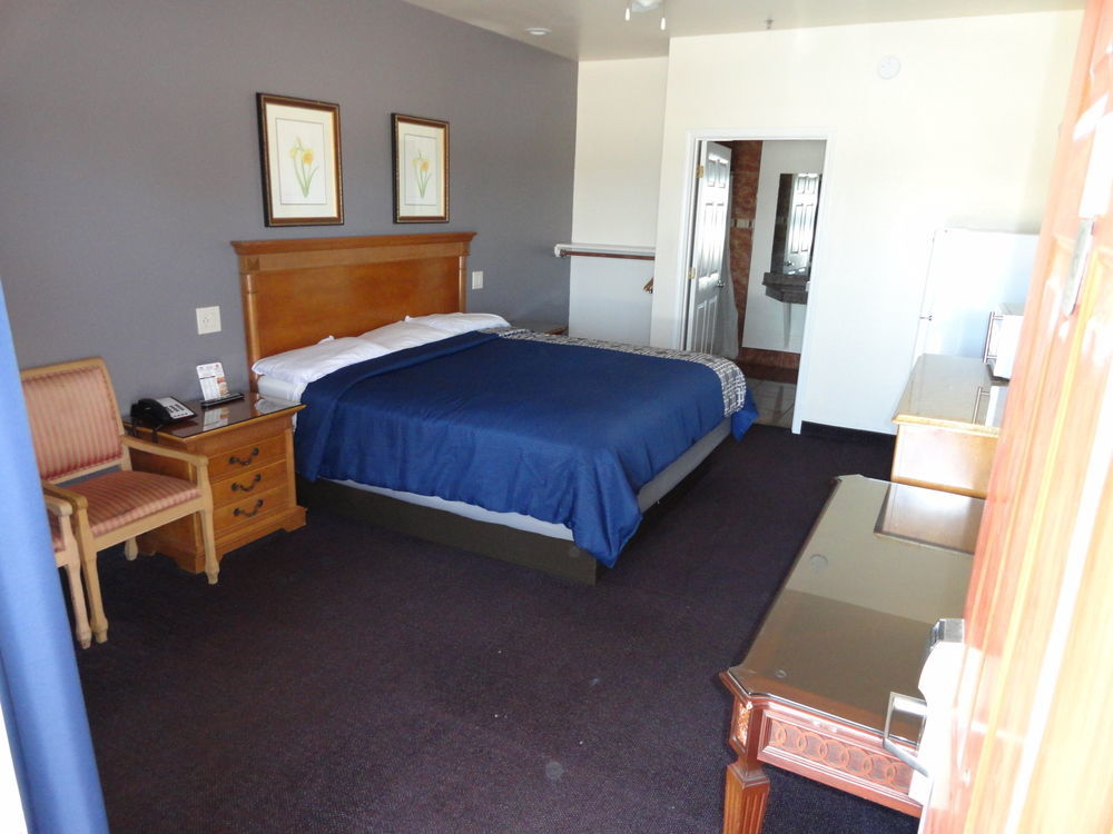Americas Best Value Inn - Brownsville Extérieur photo