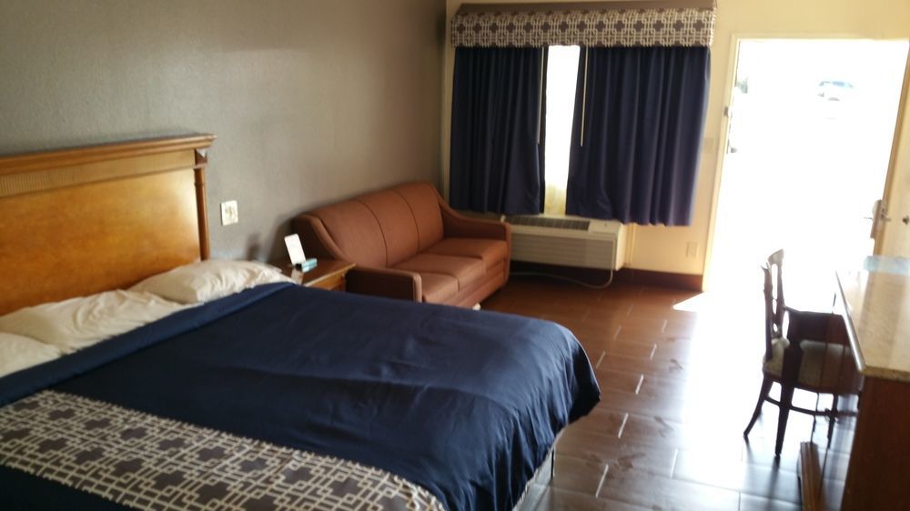 Americas Best Value Inn - Brownsville Extérieur photo