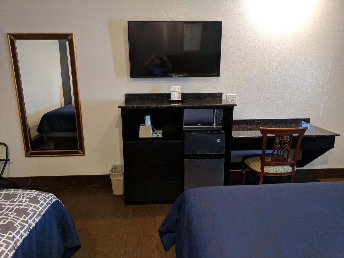 Americas Best Value Inn - Brownsville Extérieur photo