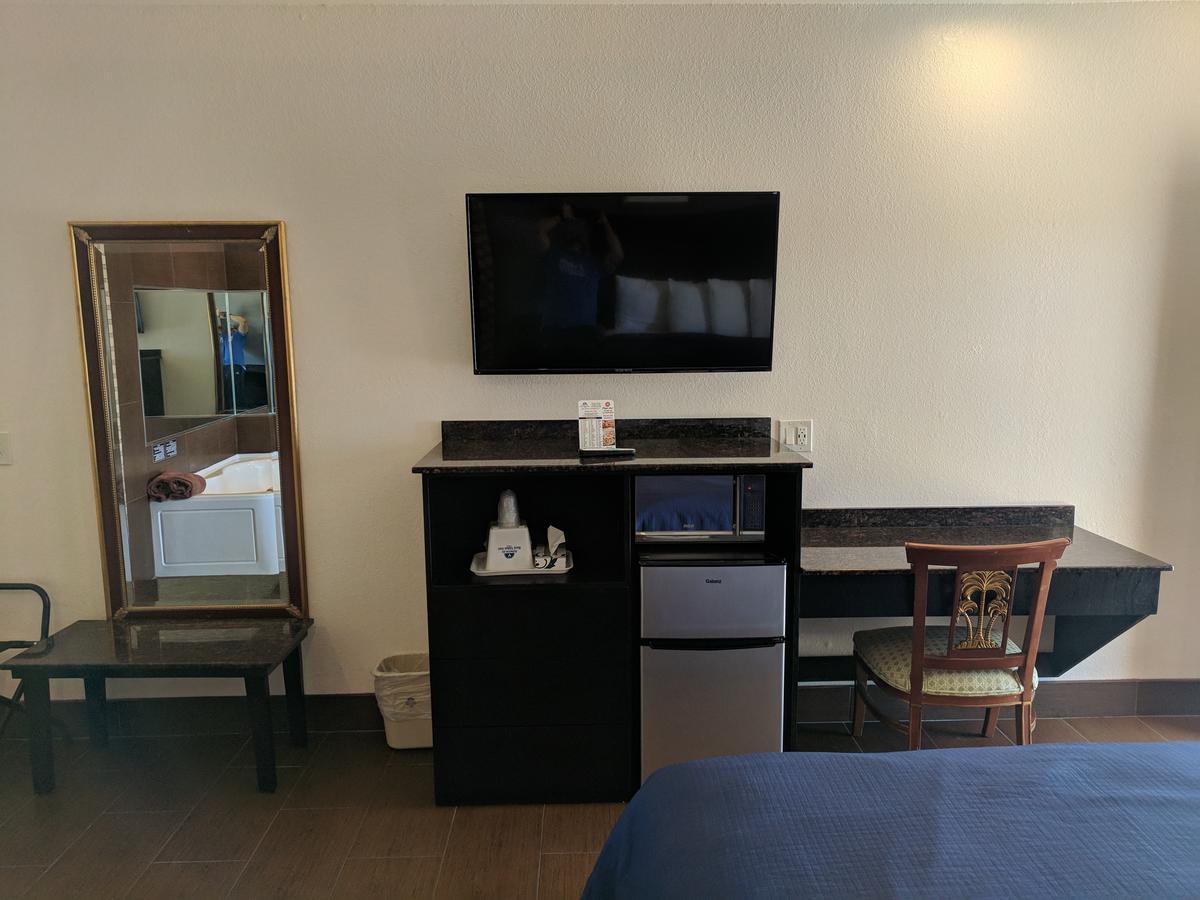 Americas Best Value Inn - Brownsville Extérieur photo