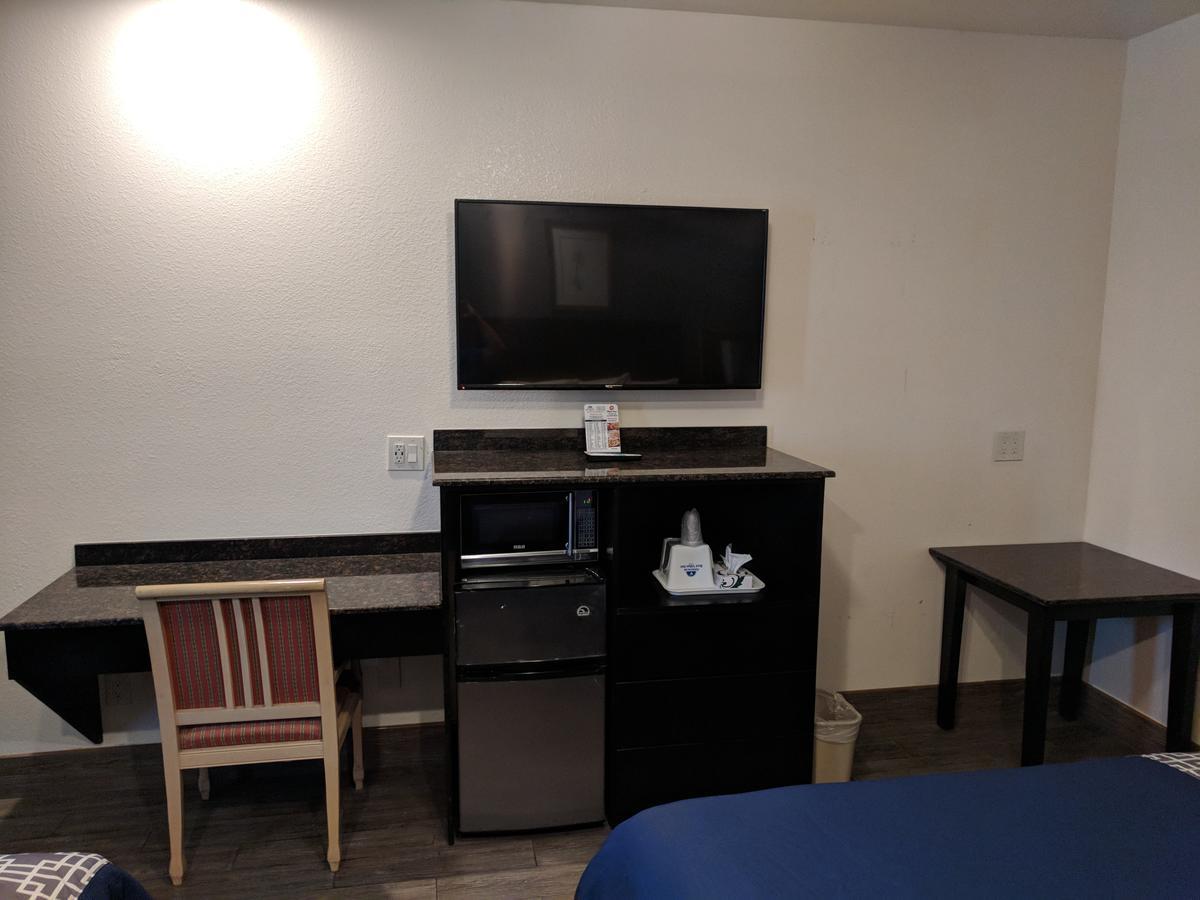 Americas Best Value Inn - Brownsville Extérieur photo