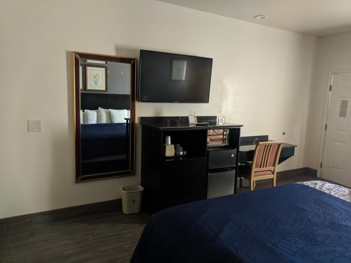 Americas Best Value Inn - Brownsville Extérieur photo