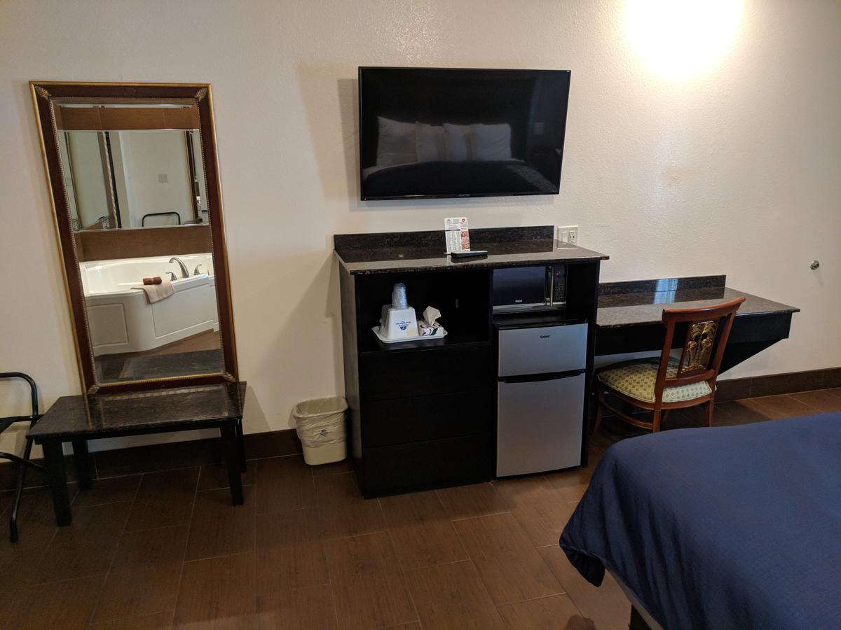 Americas Best Value Inn - Brownsville Extérieur photo