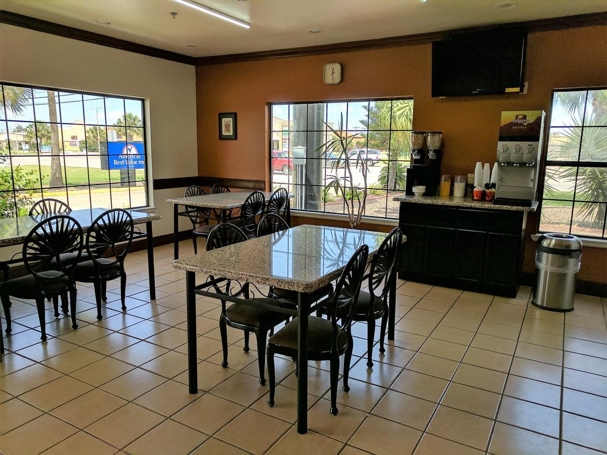 Americas Best Value Inn - Brownsville Extérieur photo