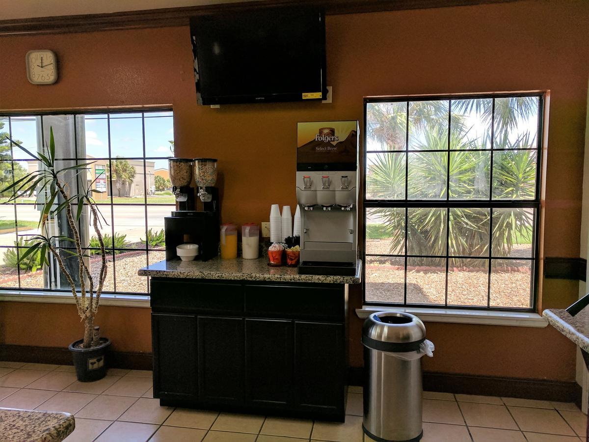 Americas Best Value Inn - Brownsville Extérieur photo