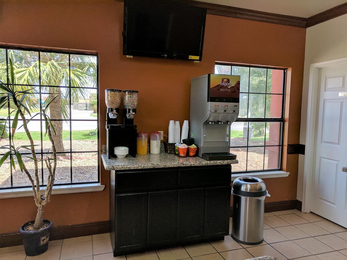 Americas Best Value Inn - Brownsville Extérieur photo