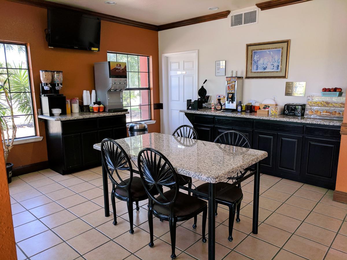 Americas Best Value Inn - Brownsville Extérieur photo