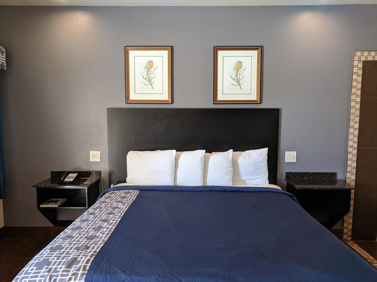 Americas Best Value Inn - Brownsville Extérieur photo