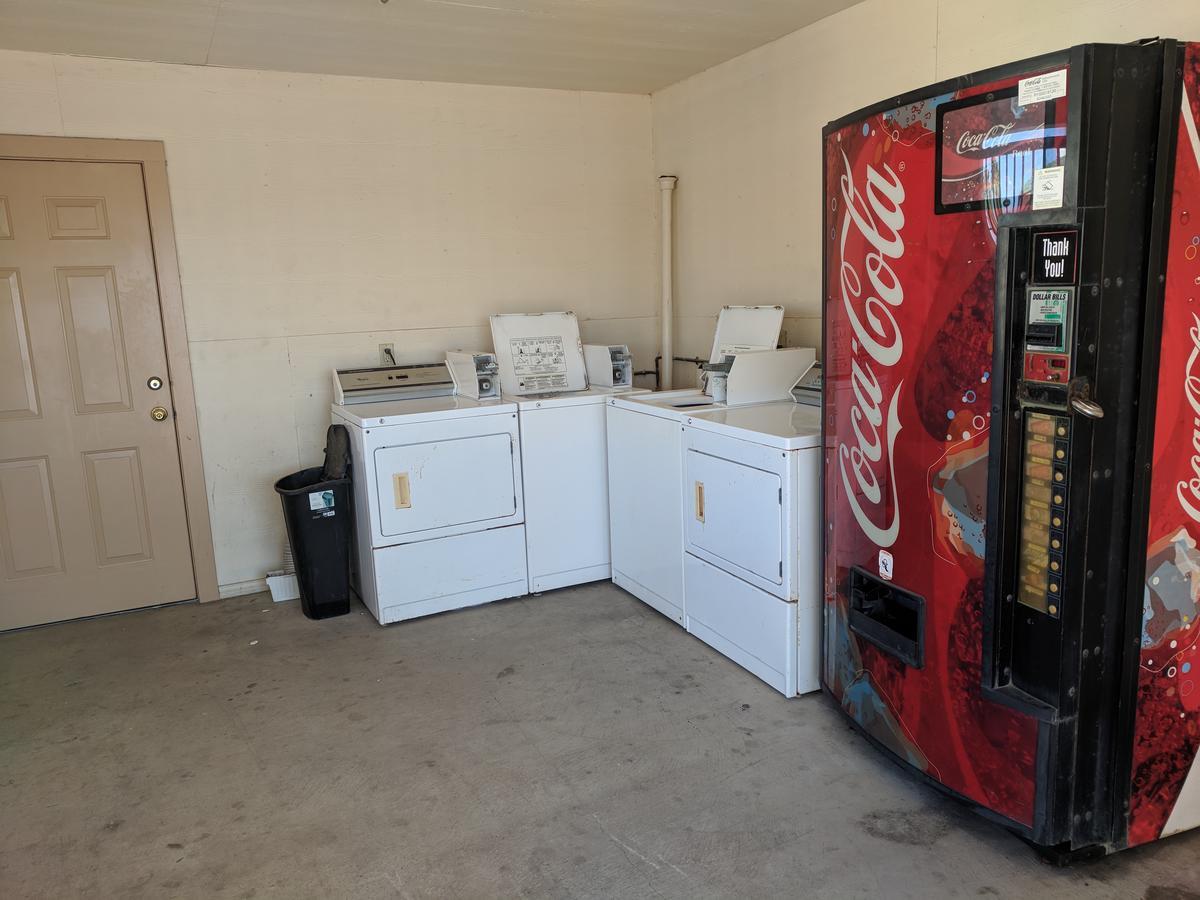 Americas Best Value Inn - Brownsville Extérieur photo