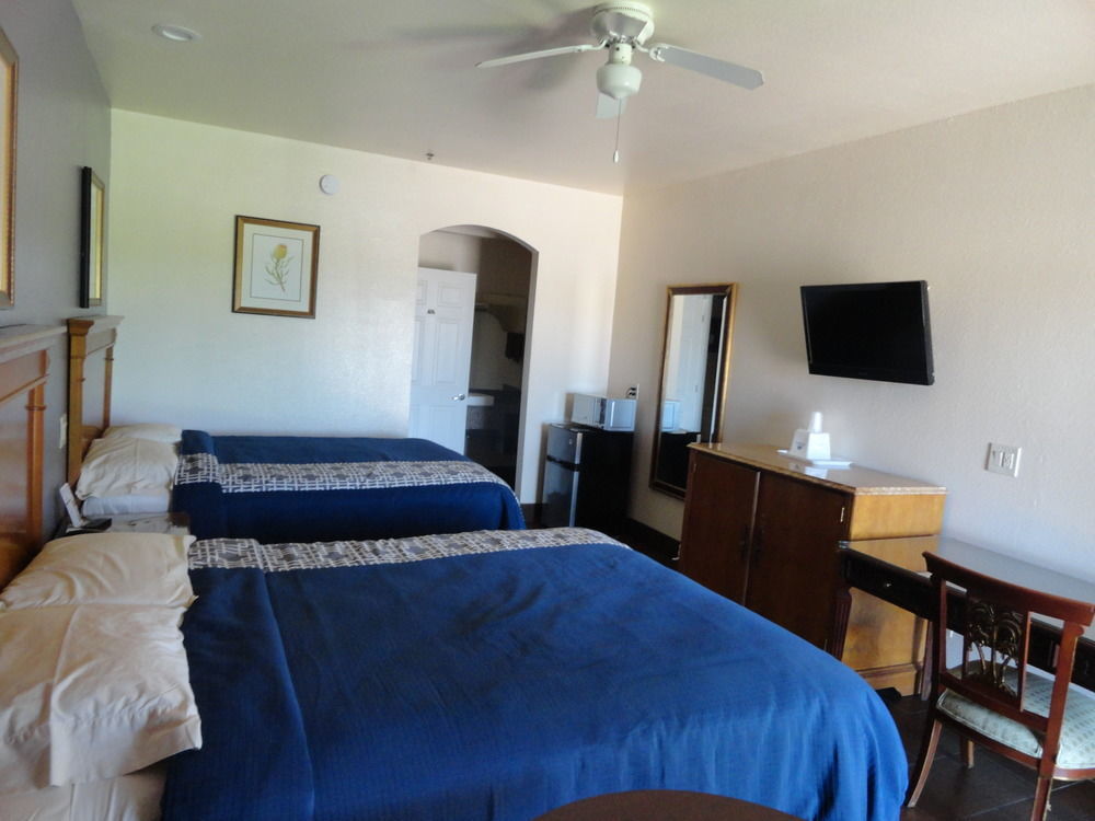 Americas Best Value Inn - Brownsville Extérieur photo