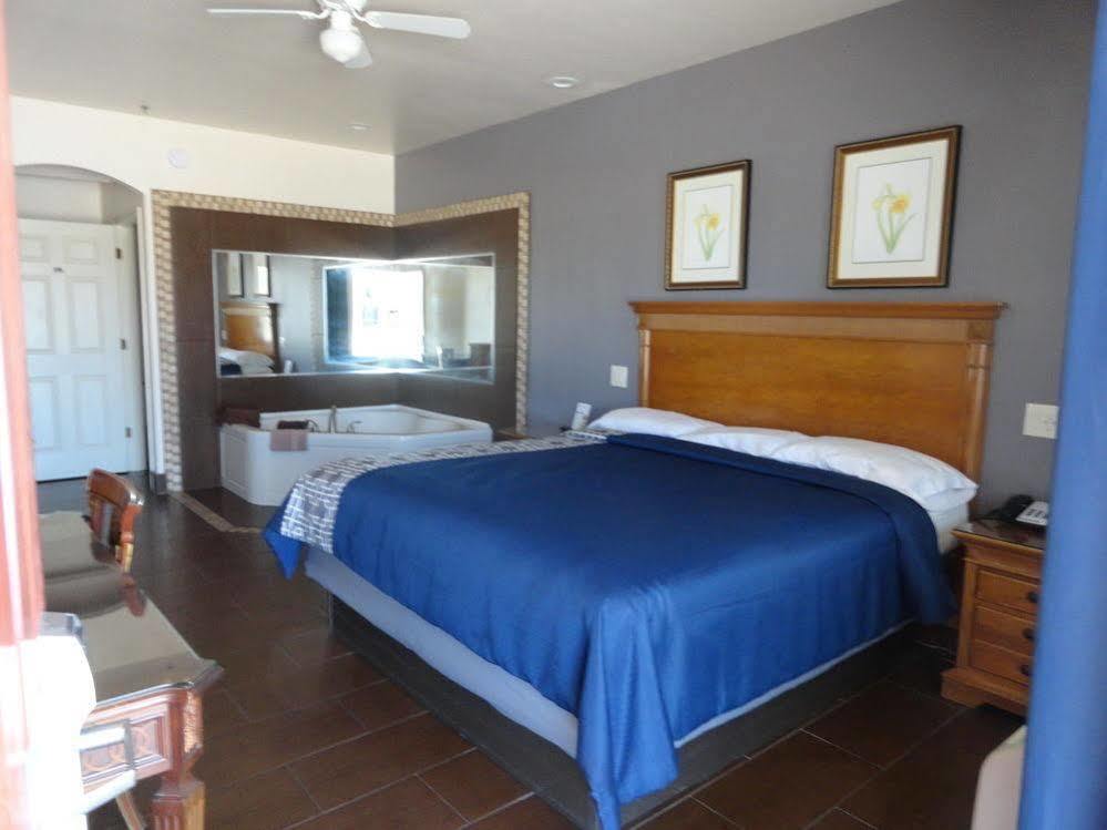 Americas Best Value Inn - Brownsville Extérieur photo